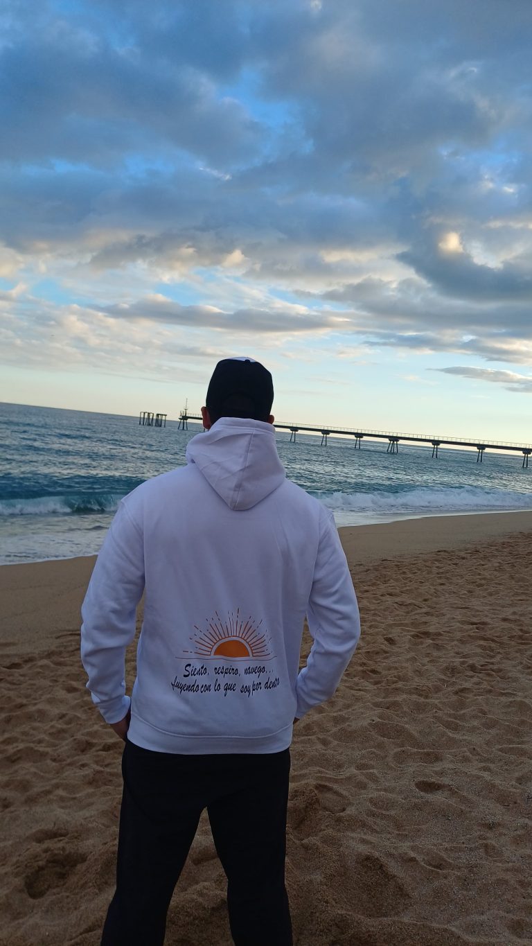 sudadera_capucha_blanca_2